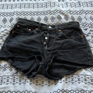 levis 501 cut off shorts